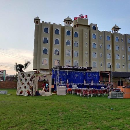 Hotel Grand Vasaante Bhīlwāra Екстериор снимка